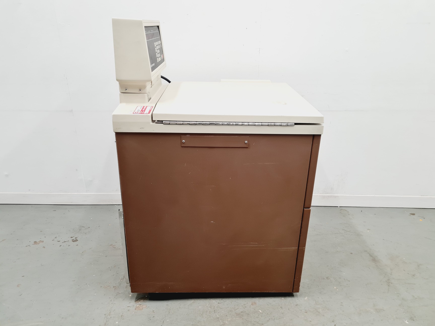 Image of Beckman J2-21 Floor Standing Centrifuge Lab
