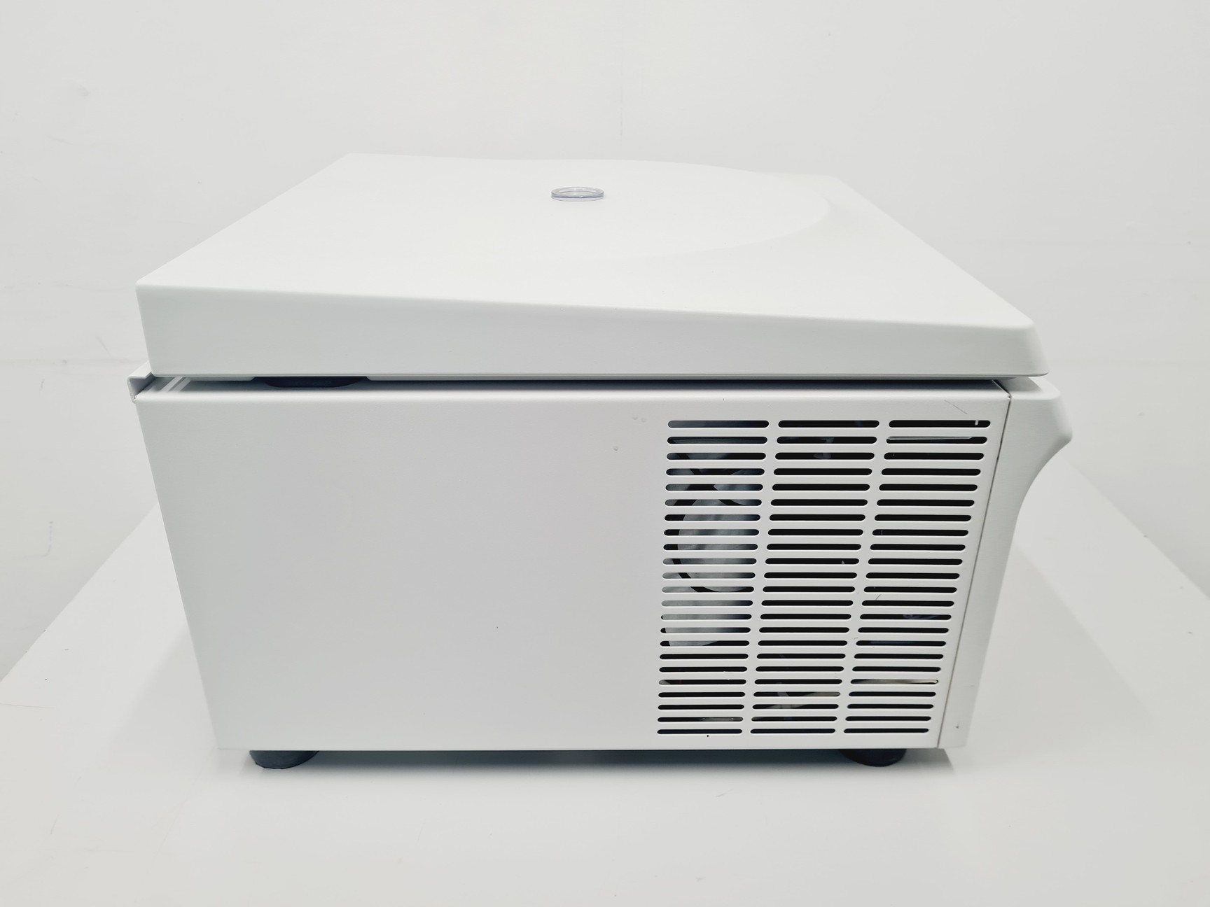 Image of Eppendorf Refrigerated Centrifuge 5804 R w/ Eppendorf S-4-72 Rotor Lab