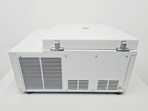 Thumbnail image of Eppendorf Refrigerated Centrifuge 5804 R w/ Eppendorf S-4-72 Rotor Lab
