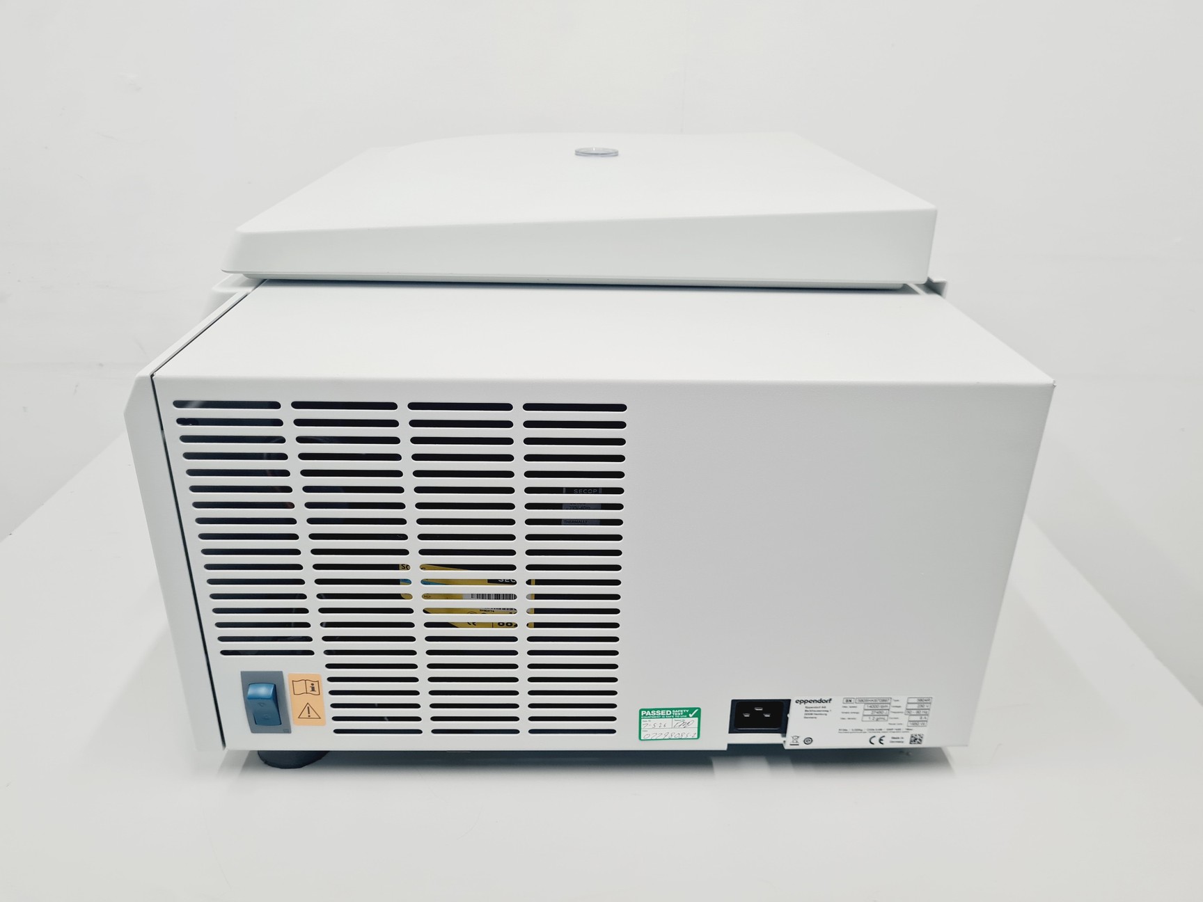 Image of Eppendorf Refrigerated Centrifuge 5804 R w/ Eppendorf S-4-72 Rotor Lab