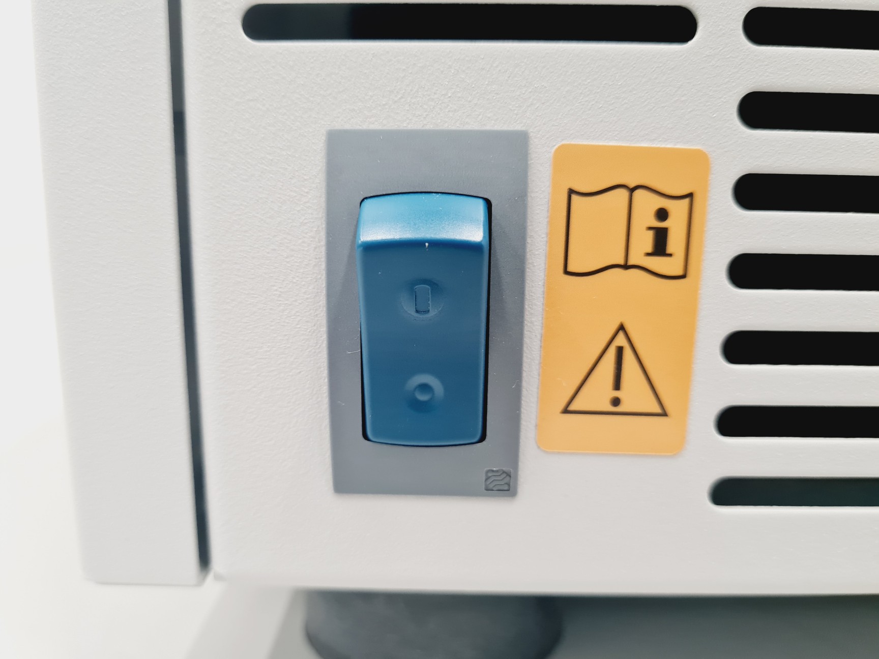Image of Eppendorf Refrigerated Centrifuge 5804 R w/ Eppendorf S-4-72 Rotor Lab
