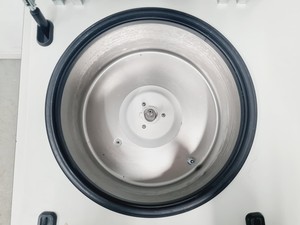 Thumbnail image of Eppendorf Refrigerated Centrifuge 5804 R w/ Eppendorf S-4-72 Rotor Lab