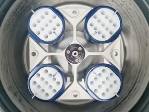 Thumbnail image of Eppendorf Refrigerated Centrifuge 5804 R w/ Eppendorf S-4-72 Rotor Lab