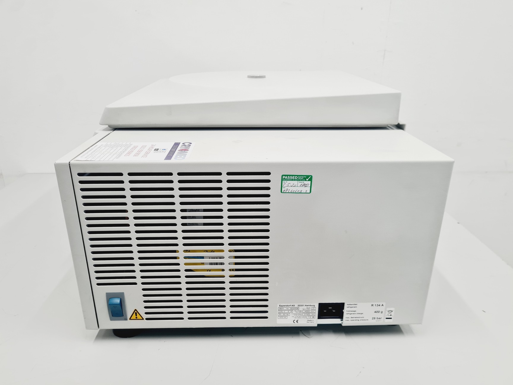 Image of Eppendorf Refrigerated Centrifuge 5804 R with Eppendorf A-4-44 Rotor