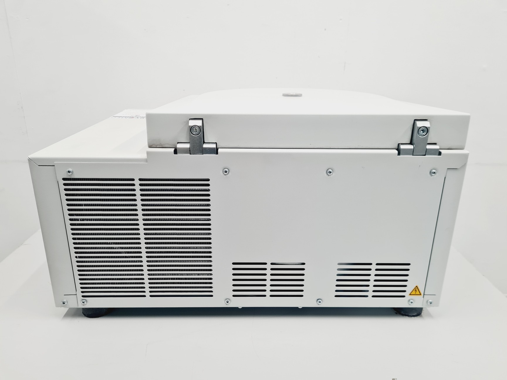 Image of Eppendorf Refrigerated Centrifuge 5804 R with Eppendorf A-4-44 Rotor