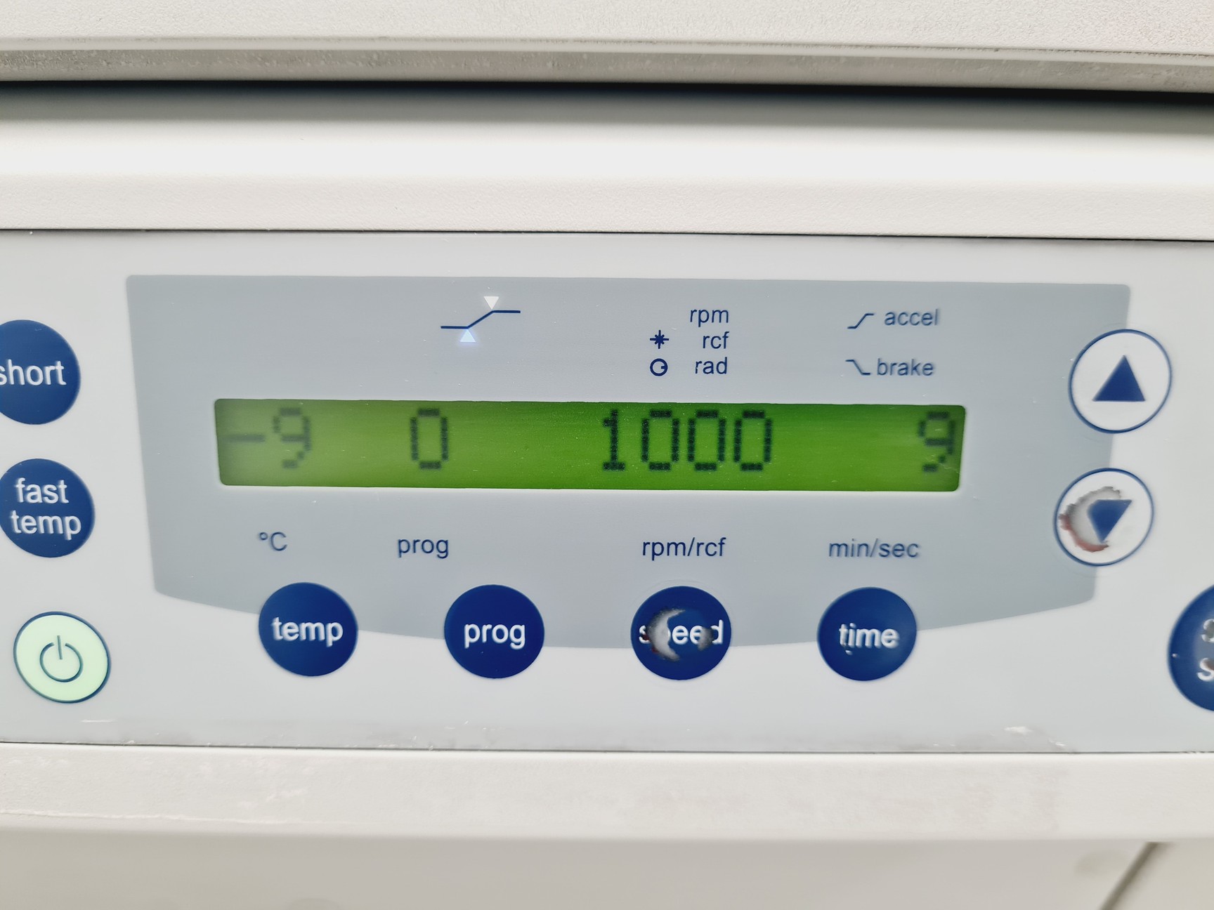 Image of Eppendorf Refrigerated Centrifuge 5804 R with Eppendorf A-4-44 Rotor