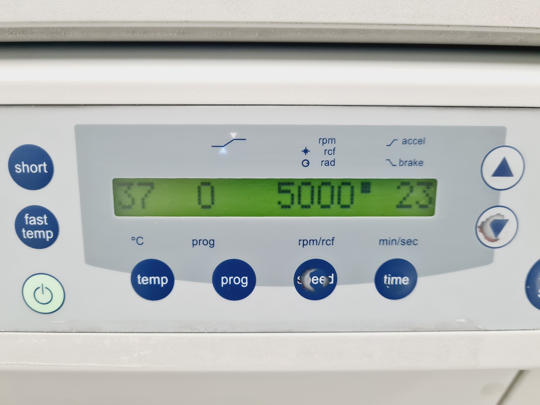 Image of Eppendorf Refrigerated Centrifuge 5804 R with Eppendorf A-4-44 Rotor