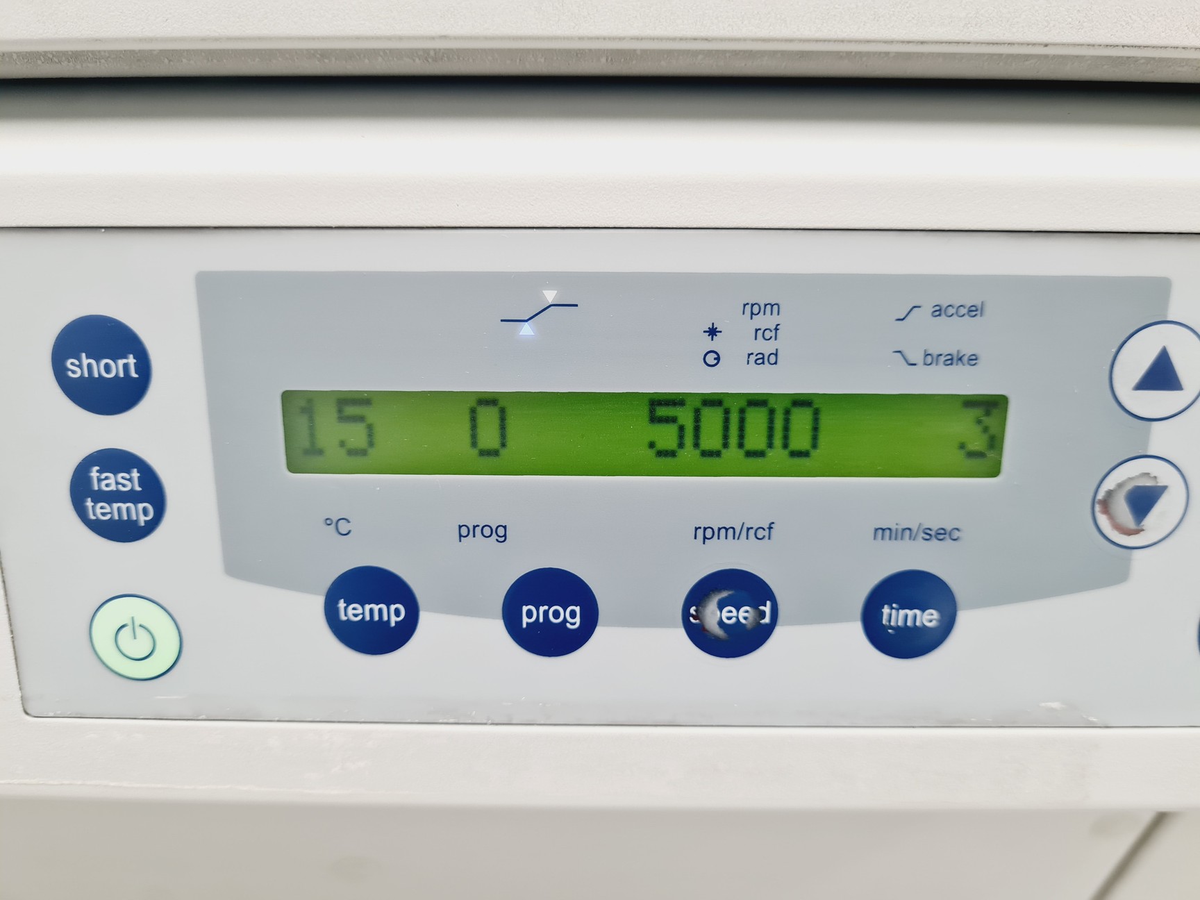 Image of Eppendorf Refrigerated Centrifuge 5804 R with Eppendorf A-4-44 Rotor