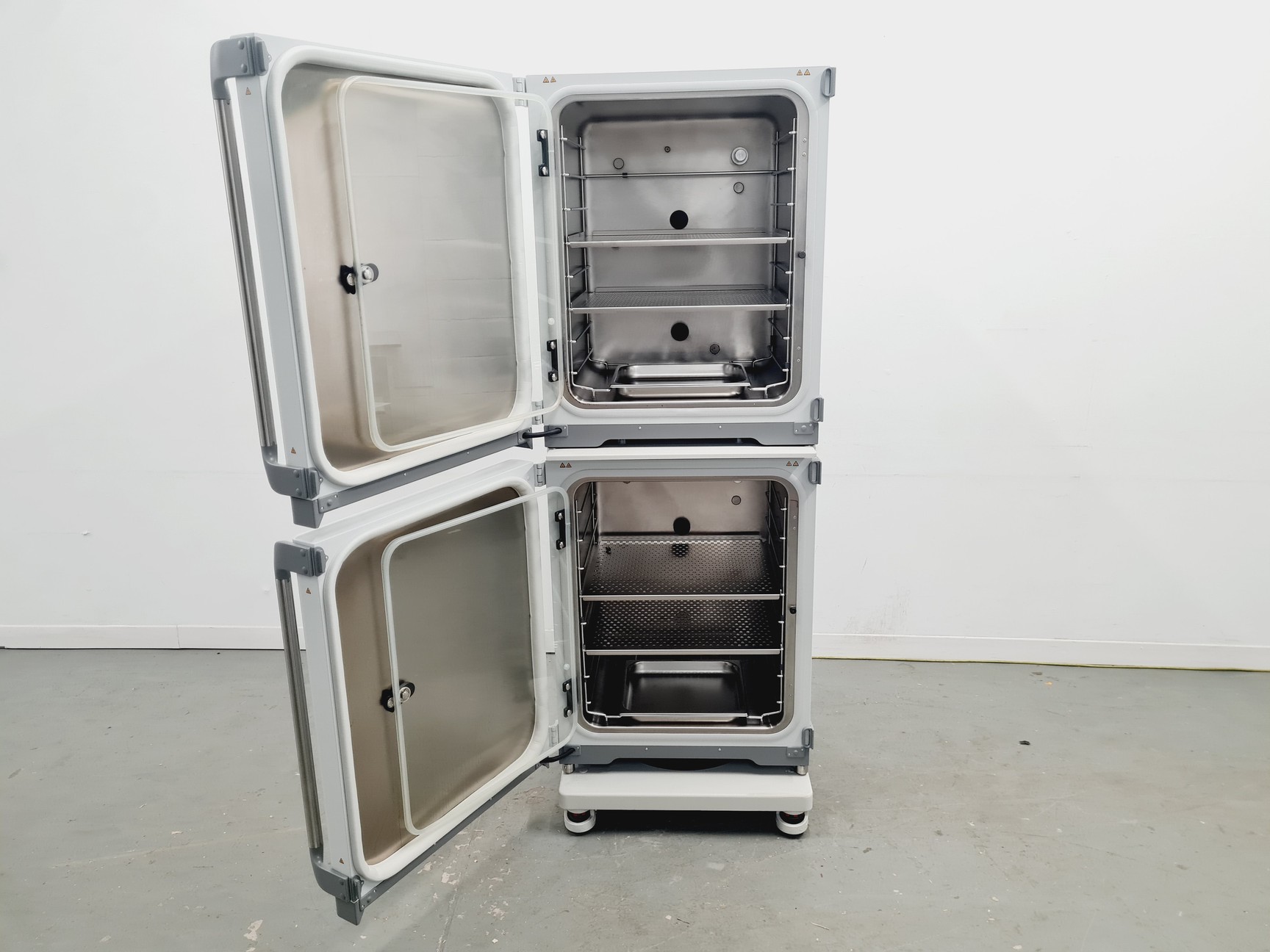 Image of Eppendorf CellXpert C170i Double Stack Incubator Lab