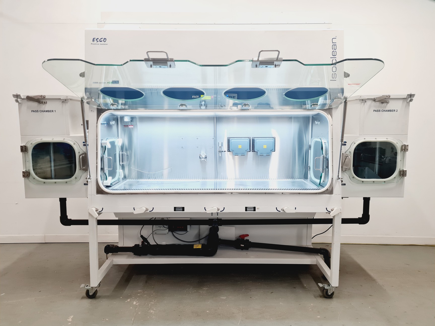Image of Esco Isoclean HPI-4G8-PS2 Platform Isolator with Esco Glove Leak Tester