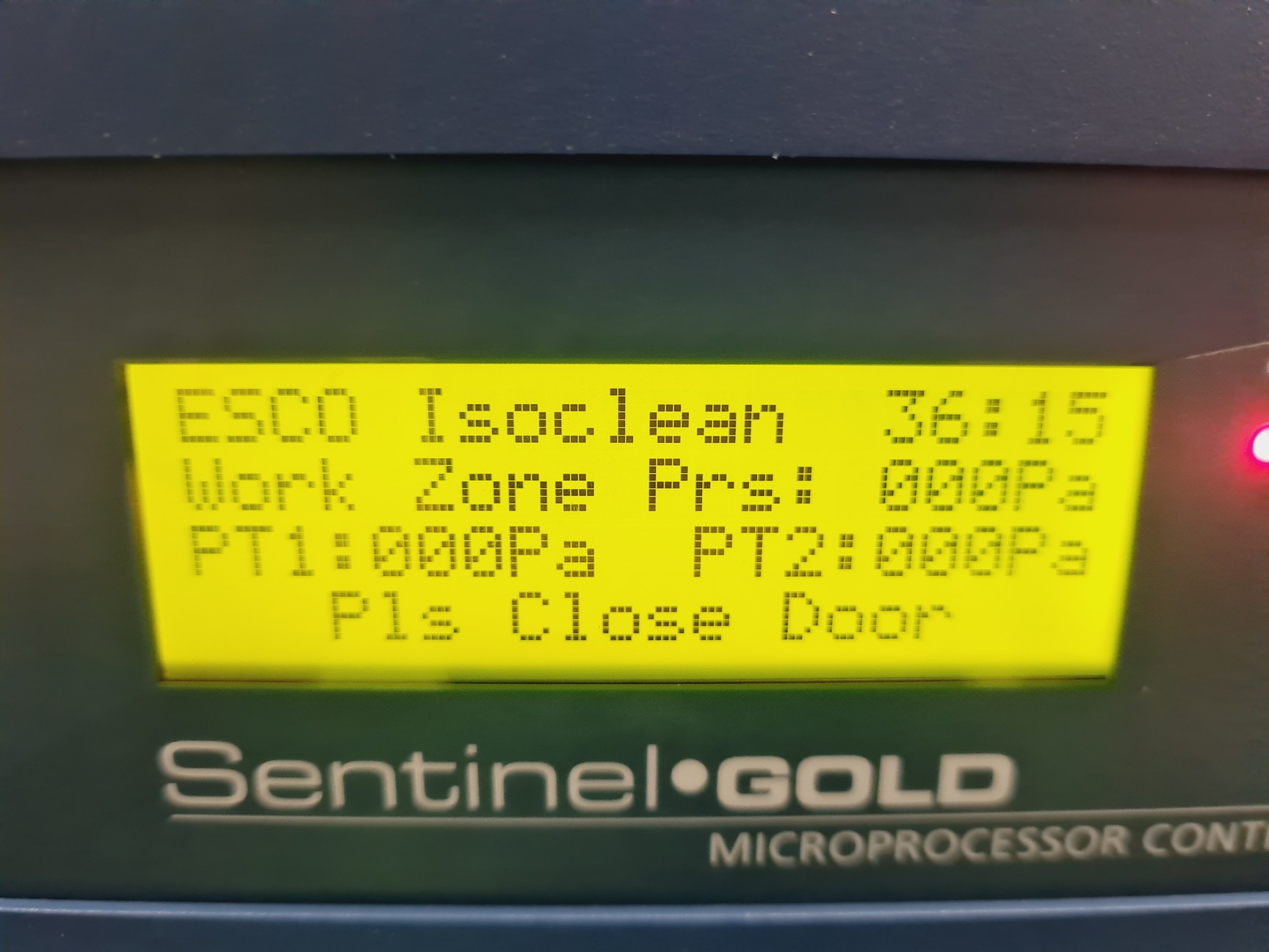 Image of Esco Isoclean HPI-4G8-PS2 Platform Isolator with Esco Glove Leak Tester