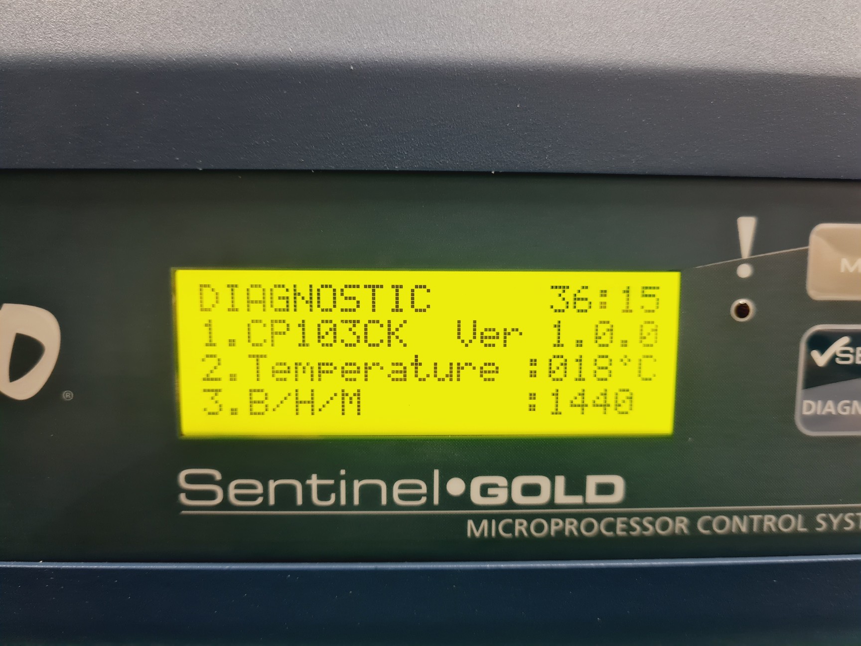Image of Esco Isoclean HPI-4G8-PS2 Platform Isolator with Esco Glove Leak Tester