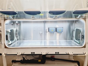Thumbnail image of Esco Isoclean HPI-4G8-PS2 Platform Isolator with Esco Glove Leak Tester