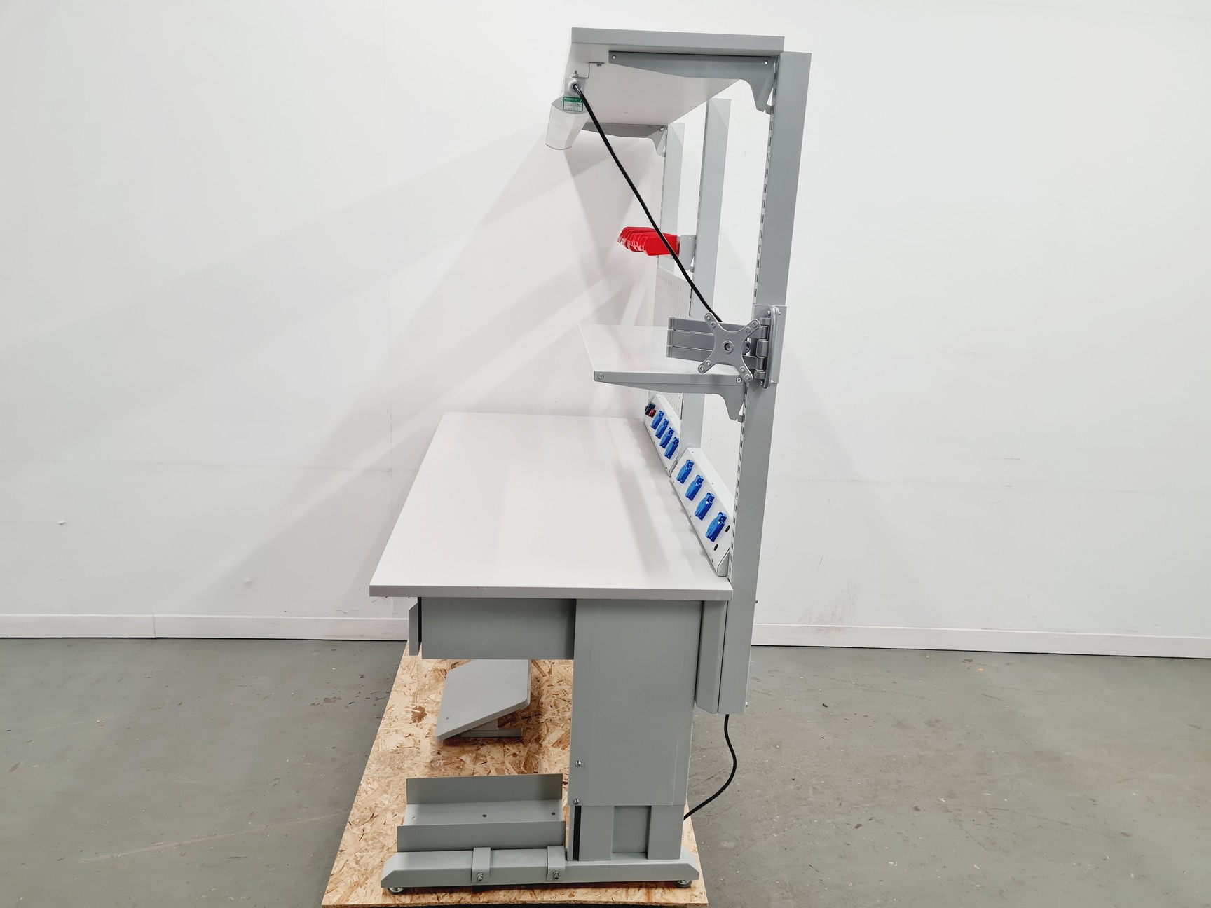 Image of ESD Workbench 1600mm with Light and 8 Power Sockets Lab