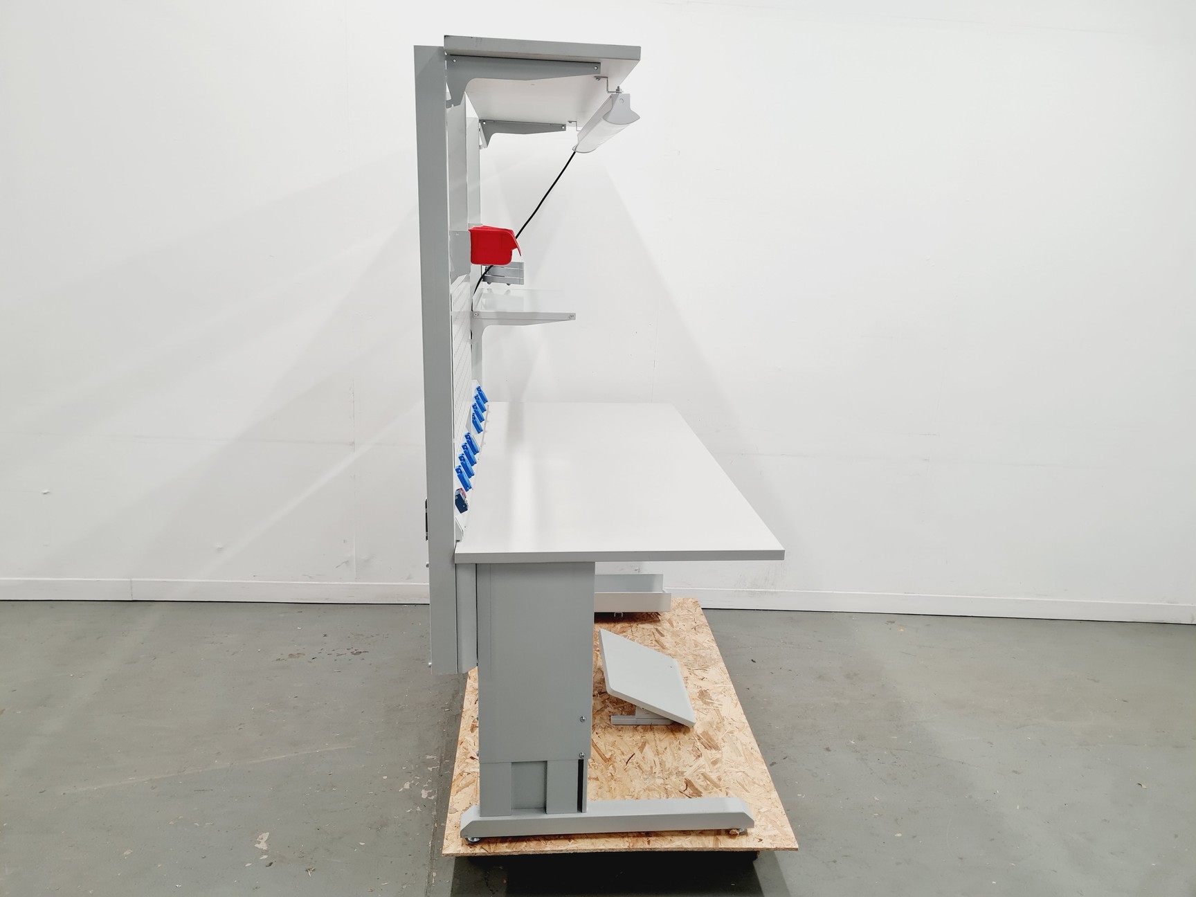 Image of ESD Workbench 1600mm with Light and 8 Power Sockets Lab