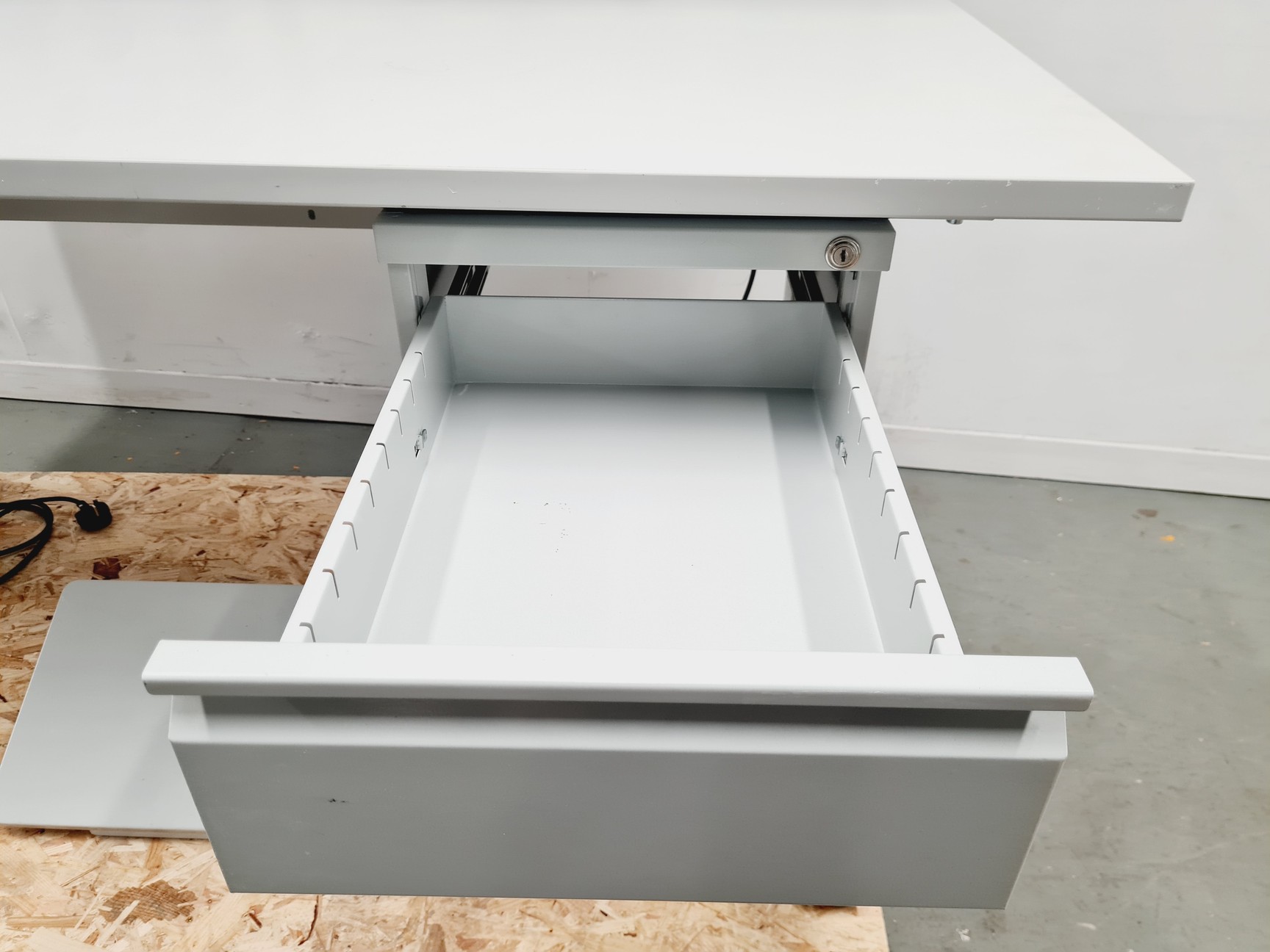 Image of ESD Workbench 1600mm with Light and 8 Power Sockets Lab