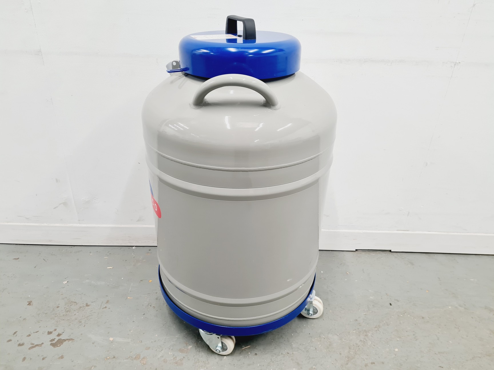 Image of Statebourne Biorack 750 Liquid Nitrogen Dewar Lab