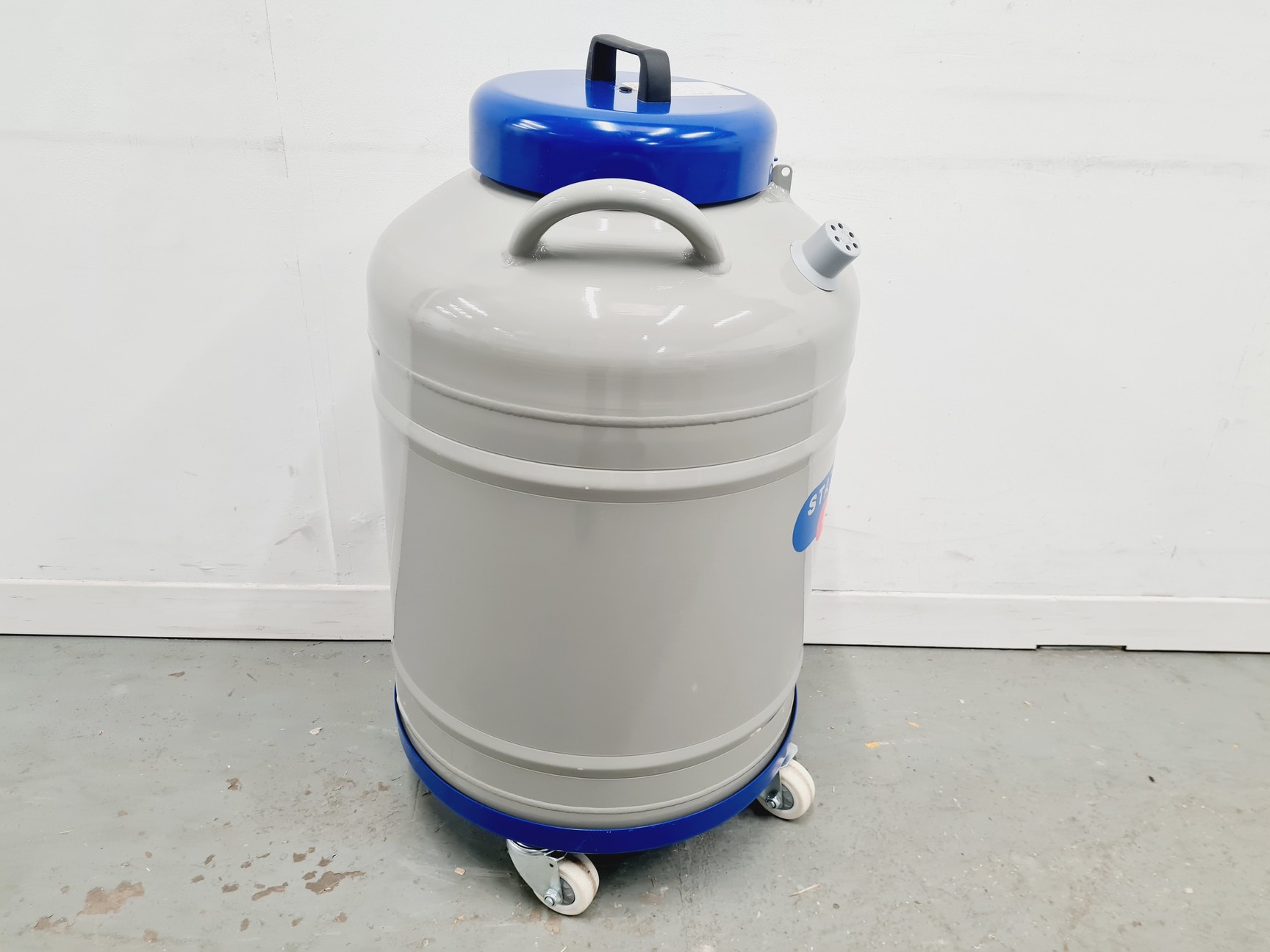 Image of Statebourne Biorack 750 Liquid Nitrogen Dewar Lab