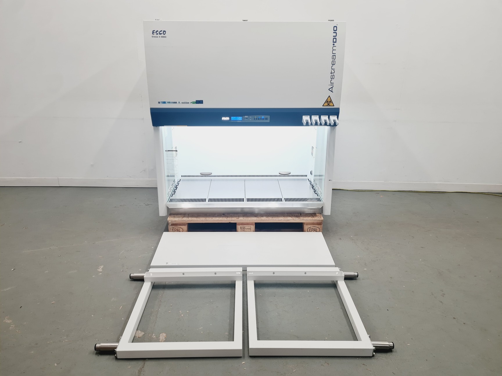 Image of Esco Class II BSC Airstream Duo AC2-4G8 w/ Stand Lab