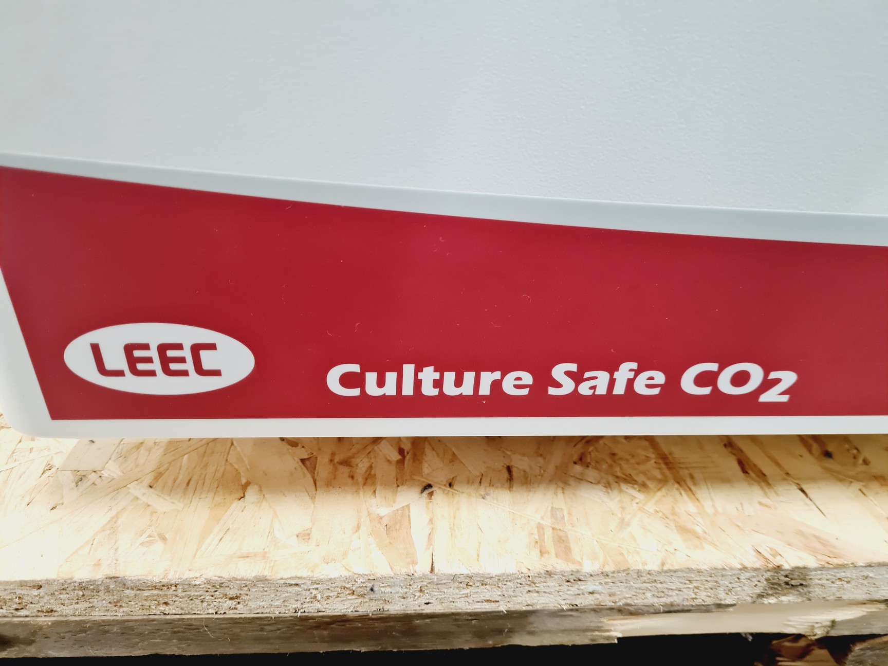 Image of LEEC Touch 190 S Culture Safe CO2 Incubator