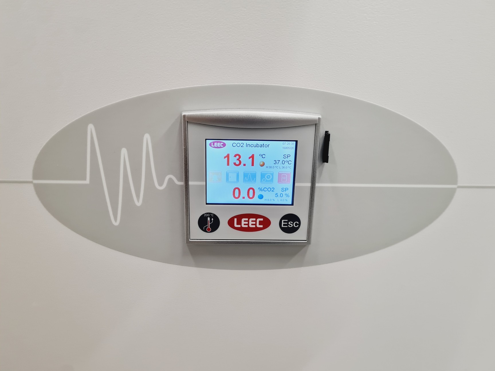 Image of LEEC Touch 190 S Culture Safe CO2 Incubator