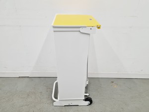 Thumbnail image of EVO 30 Mono Disposable Rectangular Waste Bin with Single Lid 30L