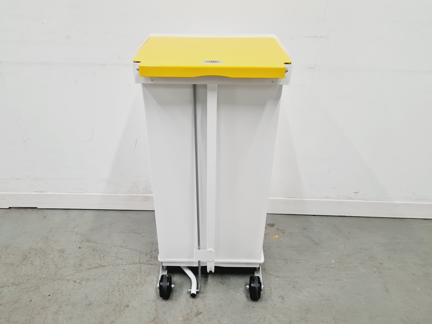 Image of EVO 30 Mono Disposable Rectangular Waste Bin with Single Lid 30L