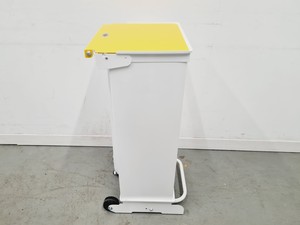 Thumbnail image of EVO 30 Mono Disposable Rectangular Waste Bin with Single Lid 30L