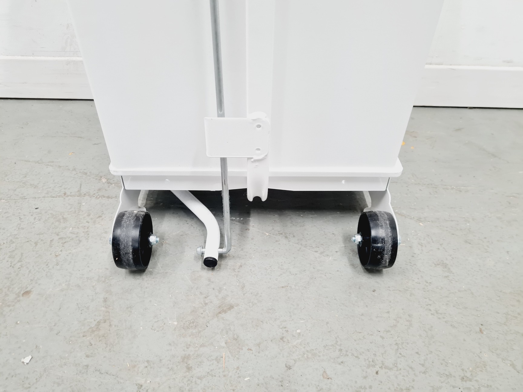 Image of EVO 30 Mono Disposable Rectangular Waste Bin with Single Lid 30L