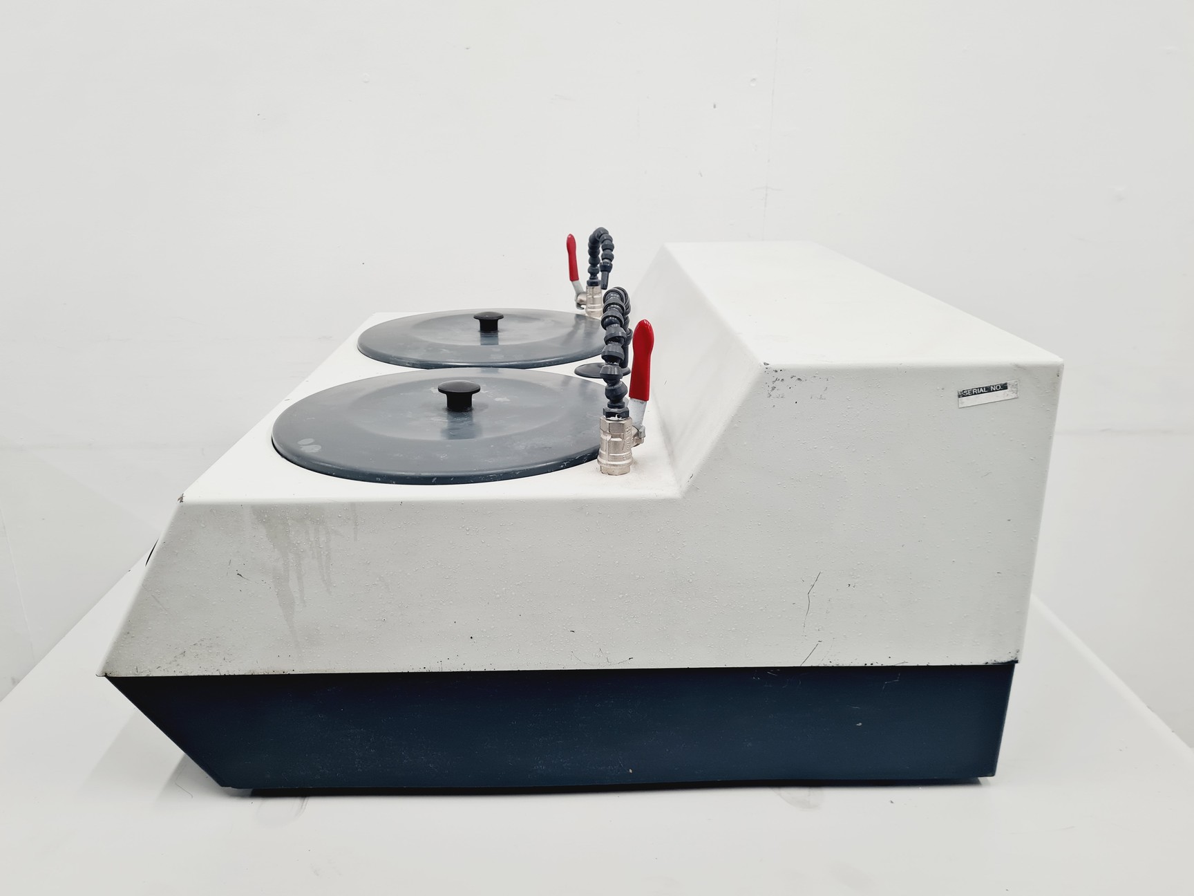 Image of Buehler MetaServ 2000 – 200mm – Dual Disc – Adjustable Speed Polisher 