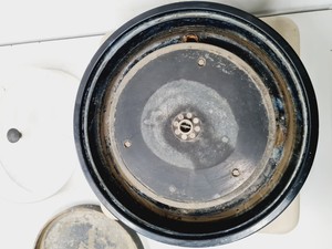 Thumbnail image of Buehler VibroMet Polisher w/ 3 x Polishing Disc