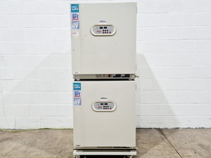 Image of Sanyo MCO-20AIC CO2 Incubator Double Stack 