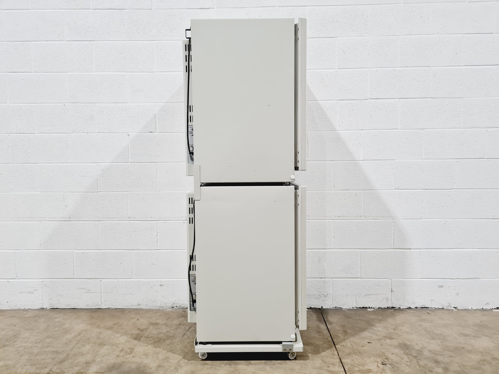 Image of Sanyo MCO-20AIC CO2 Incubator Double Stack 