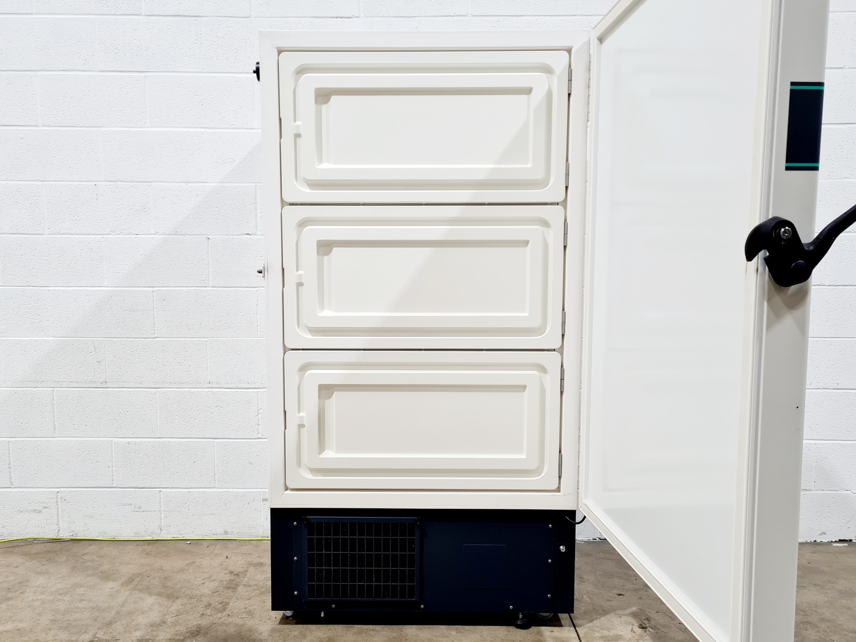 Image of New Brunswick Scientific Ultra Low Temperature Freezer - Innova U725
