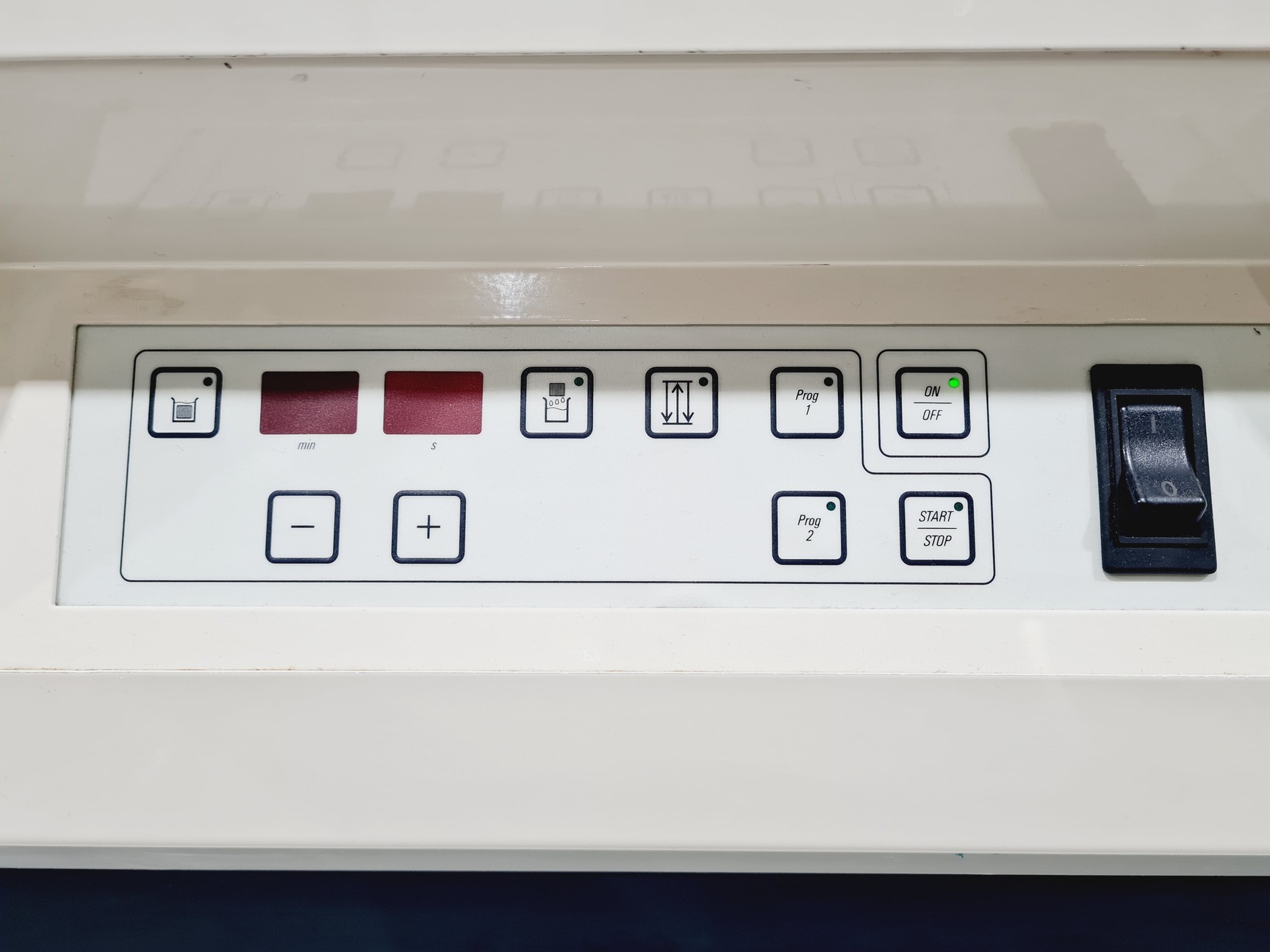 Image of Leica ST 4040 Linear Automatic Stainer Lab
