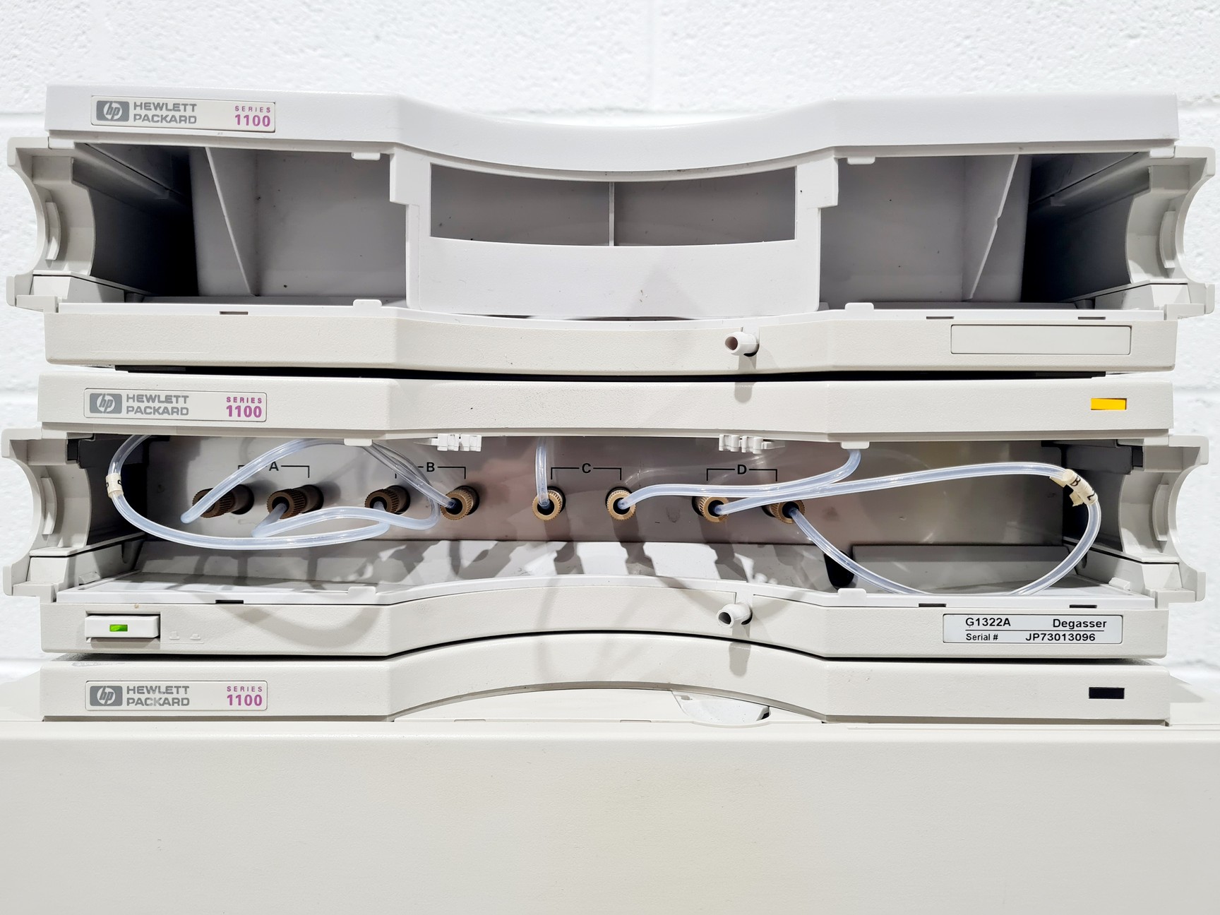 Image of Hewlett Packard Series 1100 with ColComp, 2 x Degasser, Bin Pump, QuatPump
