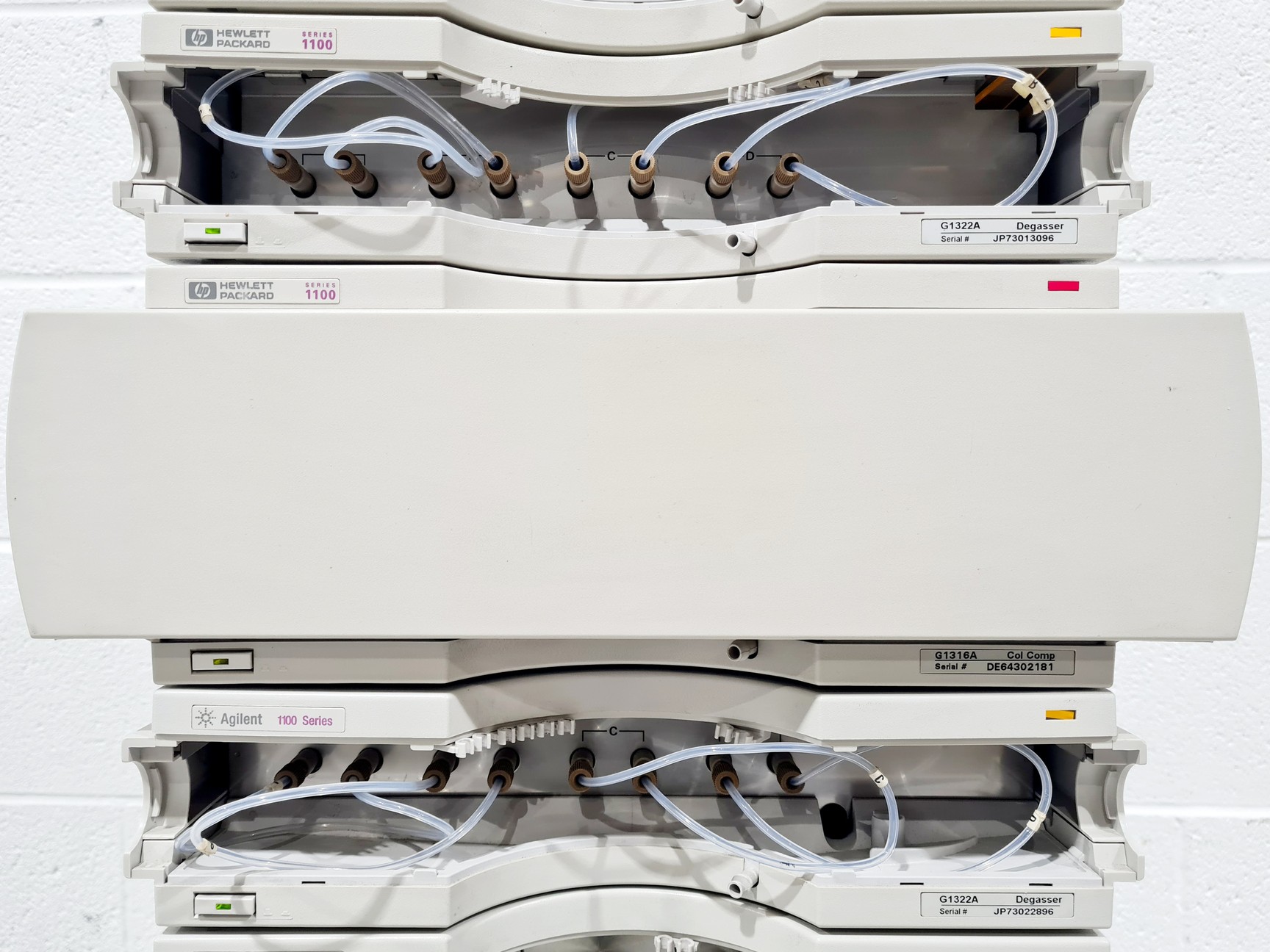 Image of Hewlett Packard Series 1100 with ColComp, 2 x Degasser, Bin Pump, QuatPump