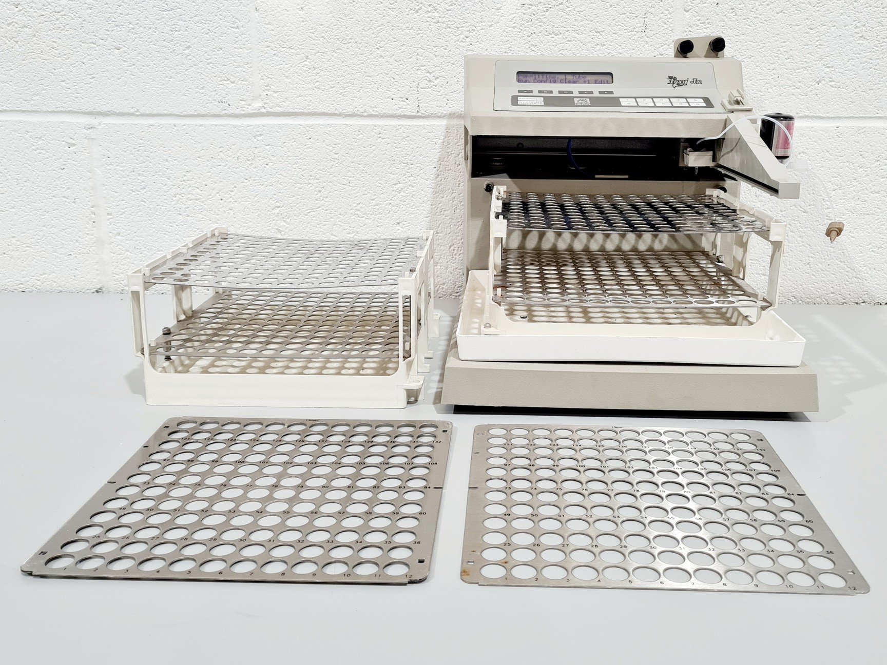 Image of Dionex FC 144 Foxy Jr Fraction Collector Lab