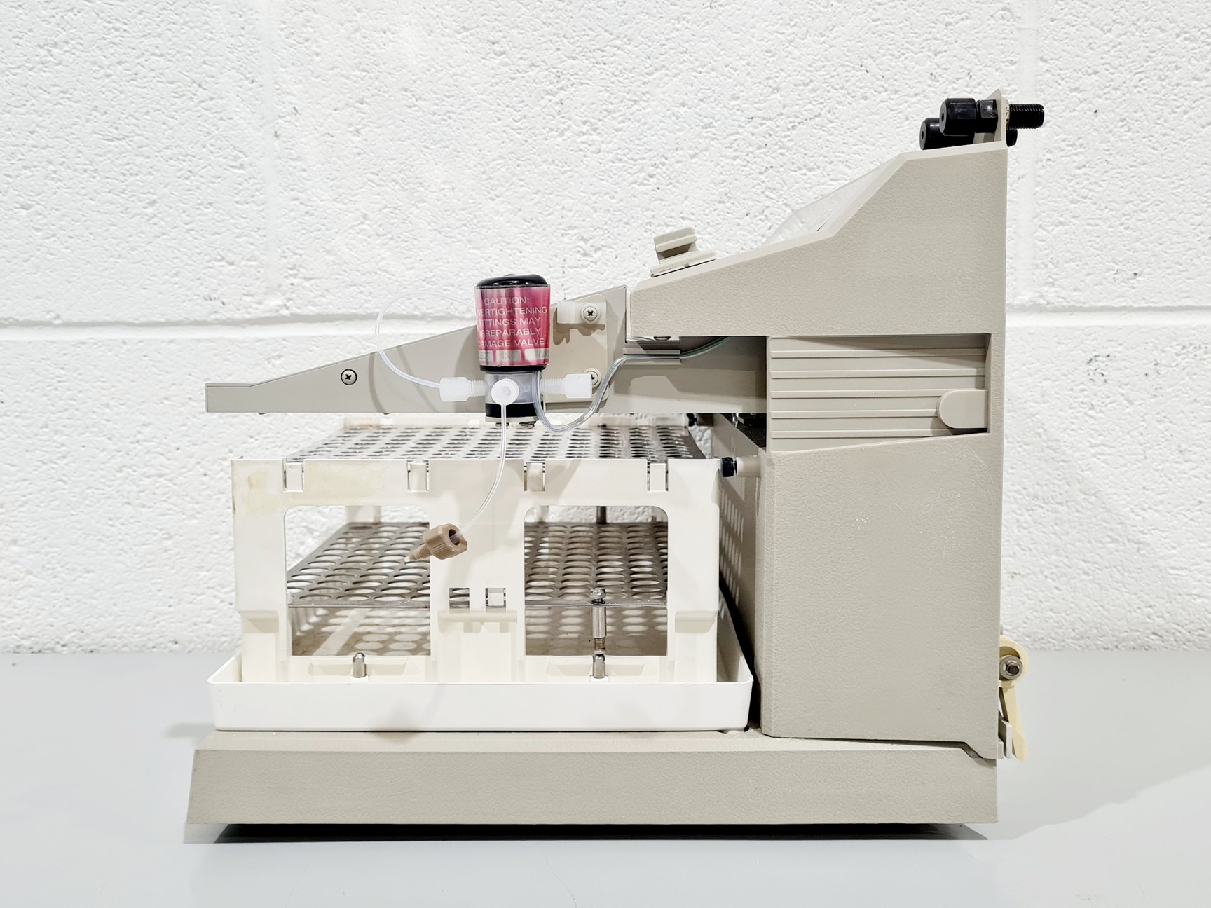 Image of Dionex FC 144 Foxy Jr Fraction Collector Lab