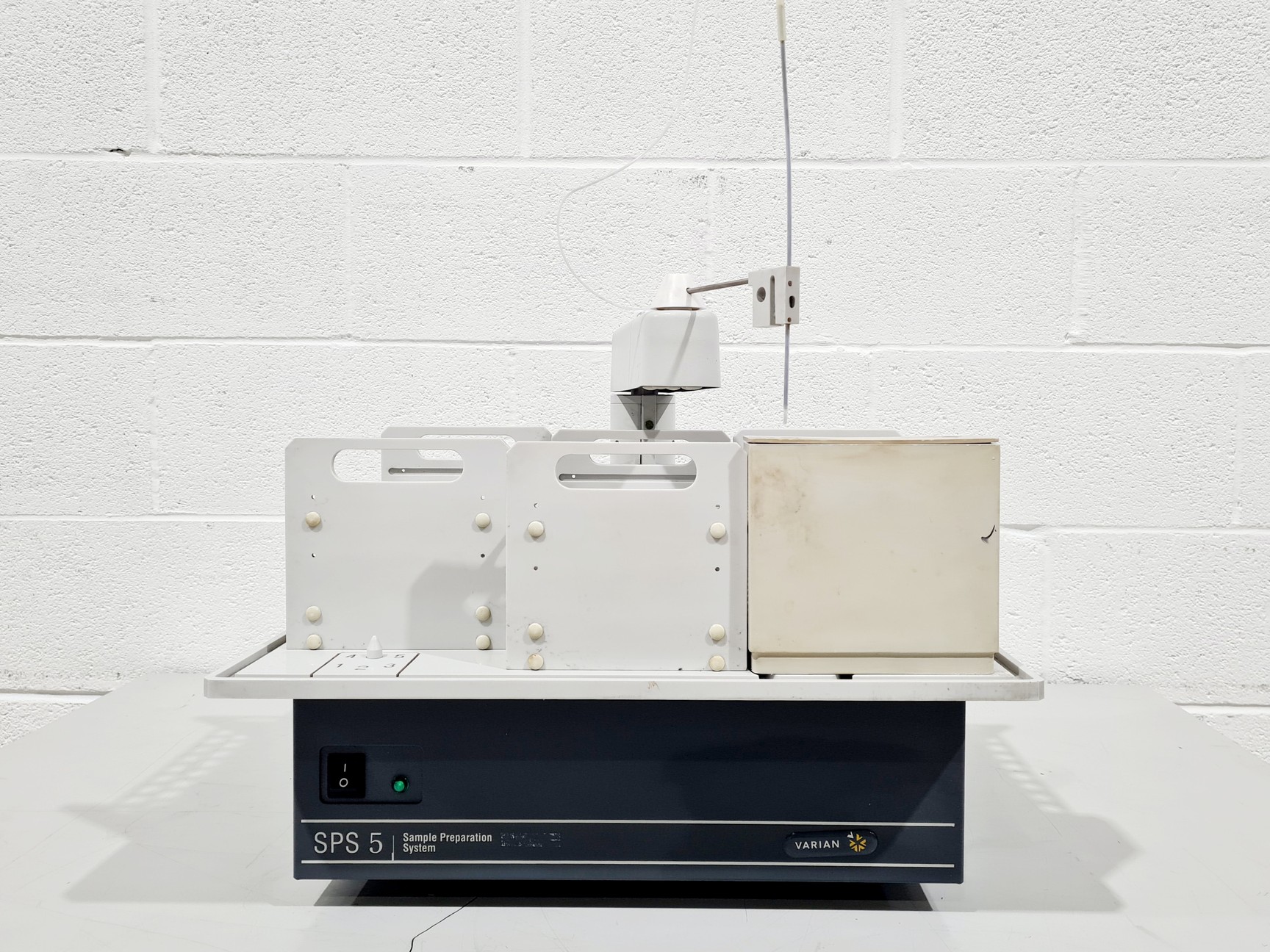 Image of Varian Vista-Pro CCD Simultaneous ICP-OES System w Chiller, Autosampler, and PC