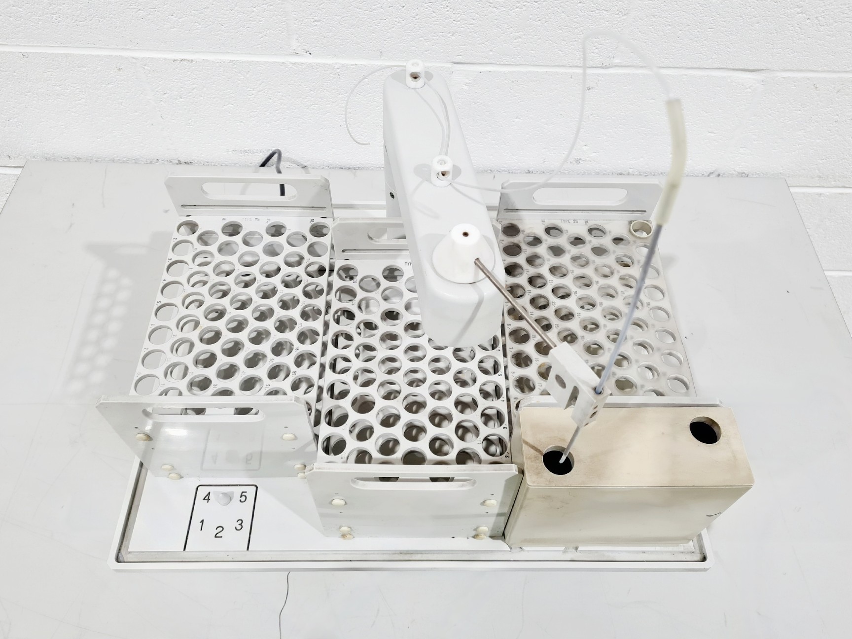 Image of Varian Vista-Pro CCD Simultaneous ICP-OES System w Chiller, Autosampler, and PC