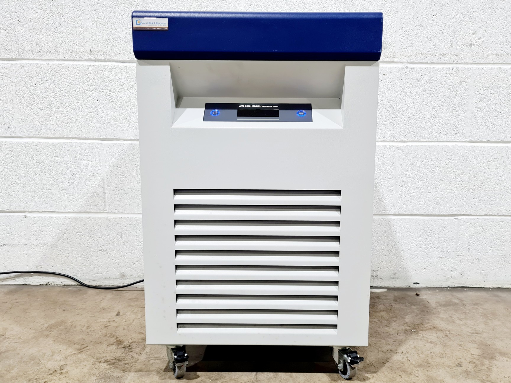 Image of Varian Vista-Pro CCD Simultaneous ICP-OES System w Chiller, Autosampler, and PC
