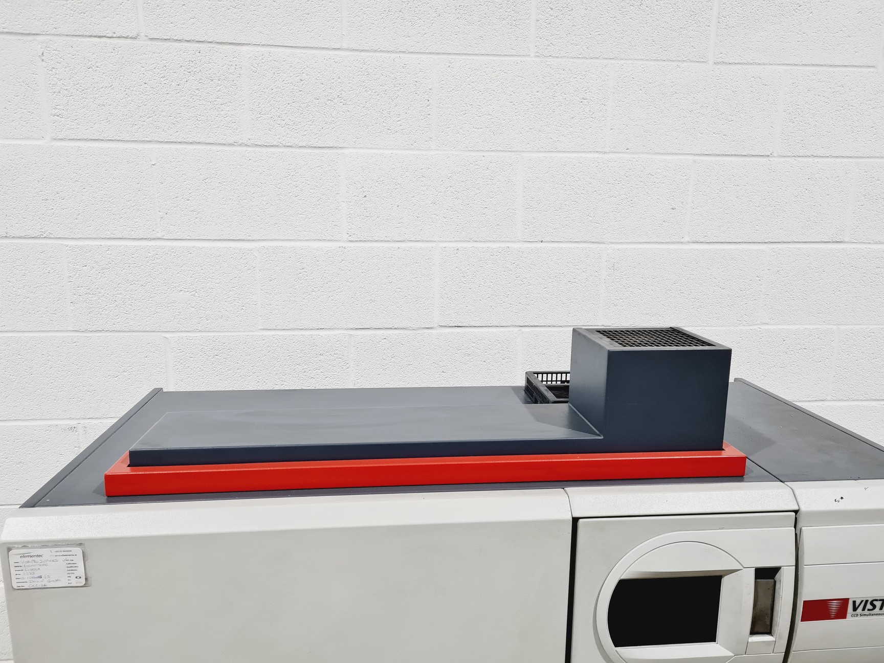 Image of Varian Vista-Pro CCD Simultaneous ICP-OES System w Chiller, Autosampler, and PC