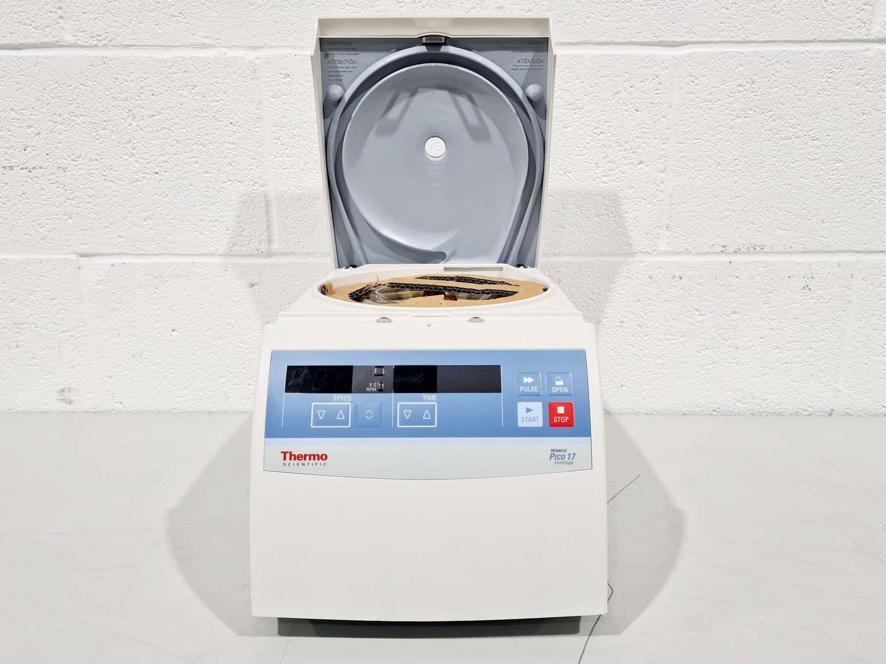 Image of Thermo Scientific Heraeus Pico 17 Benchtop Centrifuge 120V Lab