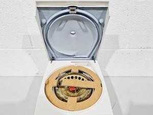 Thumbnail image of Thermo Scientific Heraeus Pico 17 Benchtop Centrifuge 120V Lab