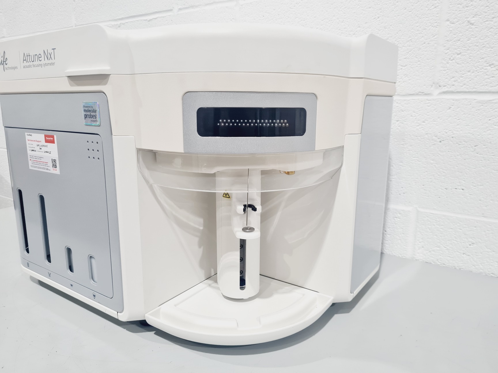Image of Life Technologies Attune NxT Acoustic Focusing Cytometer AFC2 W/ PC + Software 