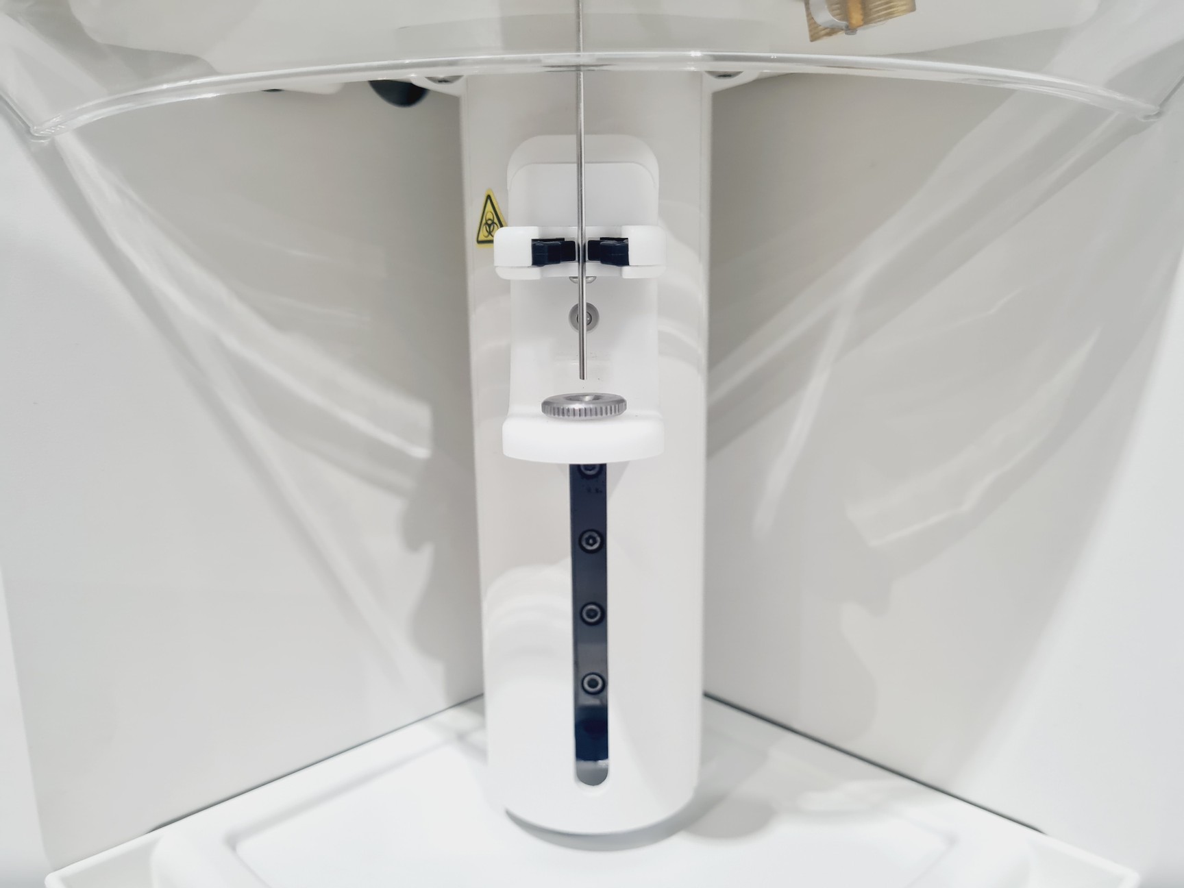 Image of Life Technologies Attune NxT Acoustic Focusing Cytometer AFC2 W/ PC + Software 