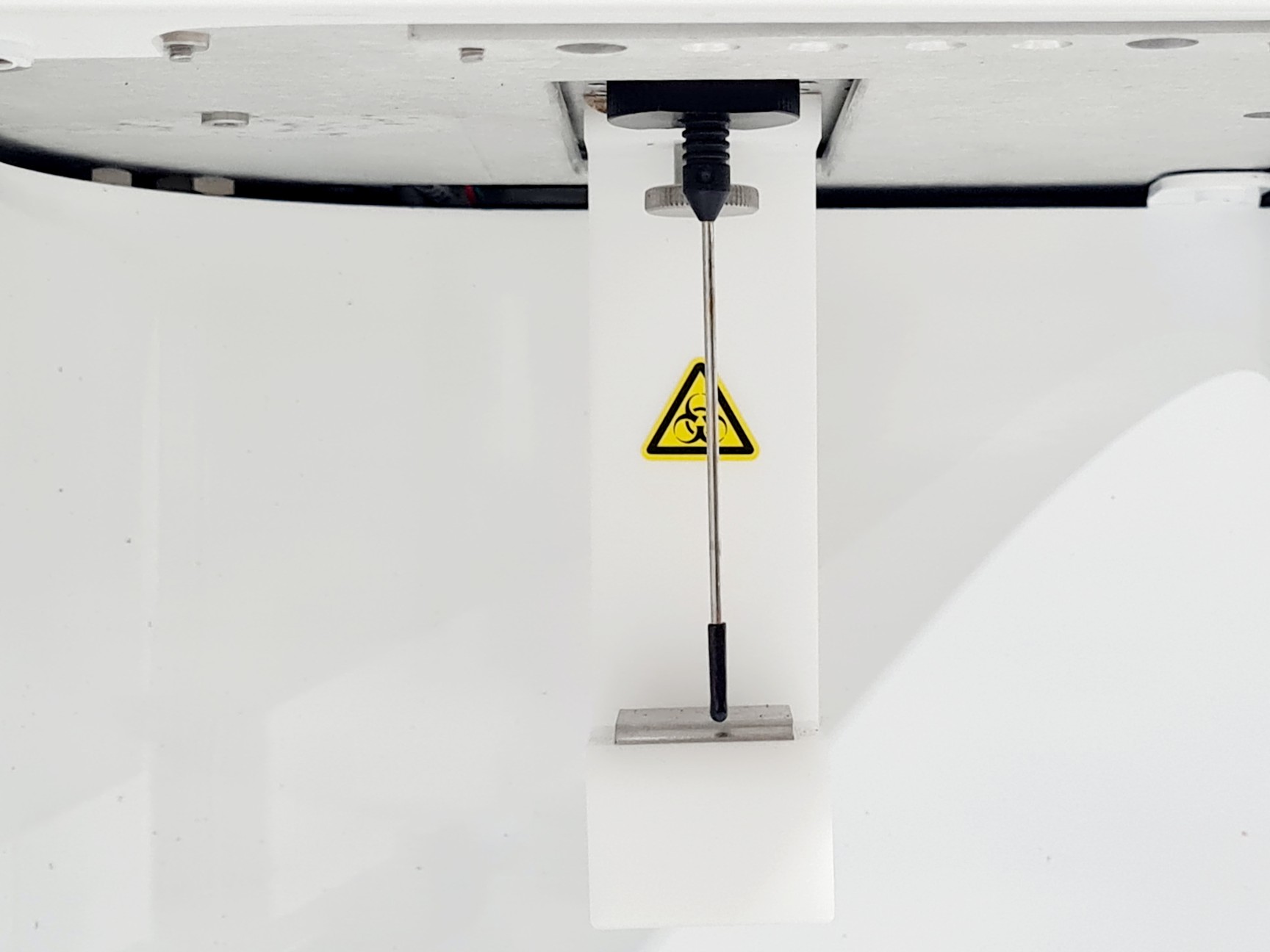 Image of BD Accuri C6 Plus Flow Cytometer System w/ PC & Software Lab