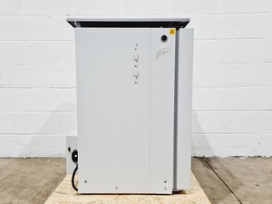 Thumbnail image of New Brunswick Galaxy 170 R CO2 Incubator Lab