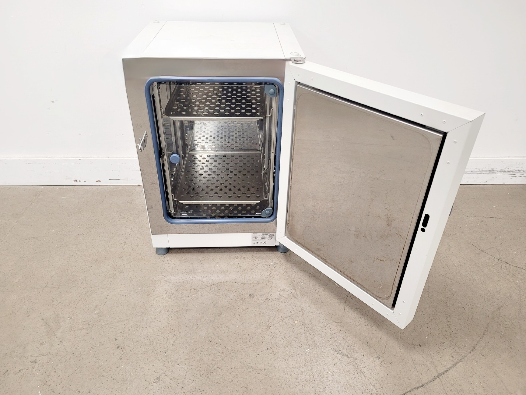 Image of Thermo Scientific Heratherm IGS60 Incubator